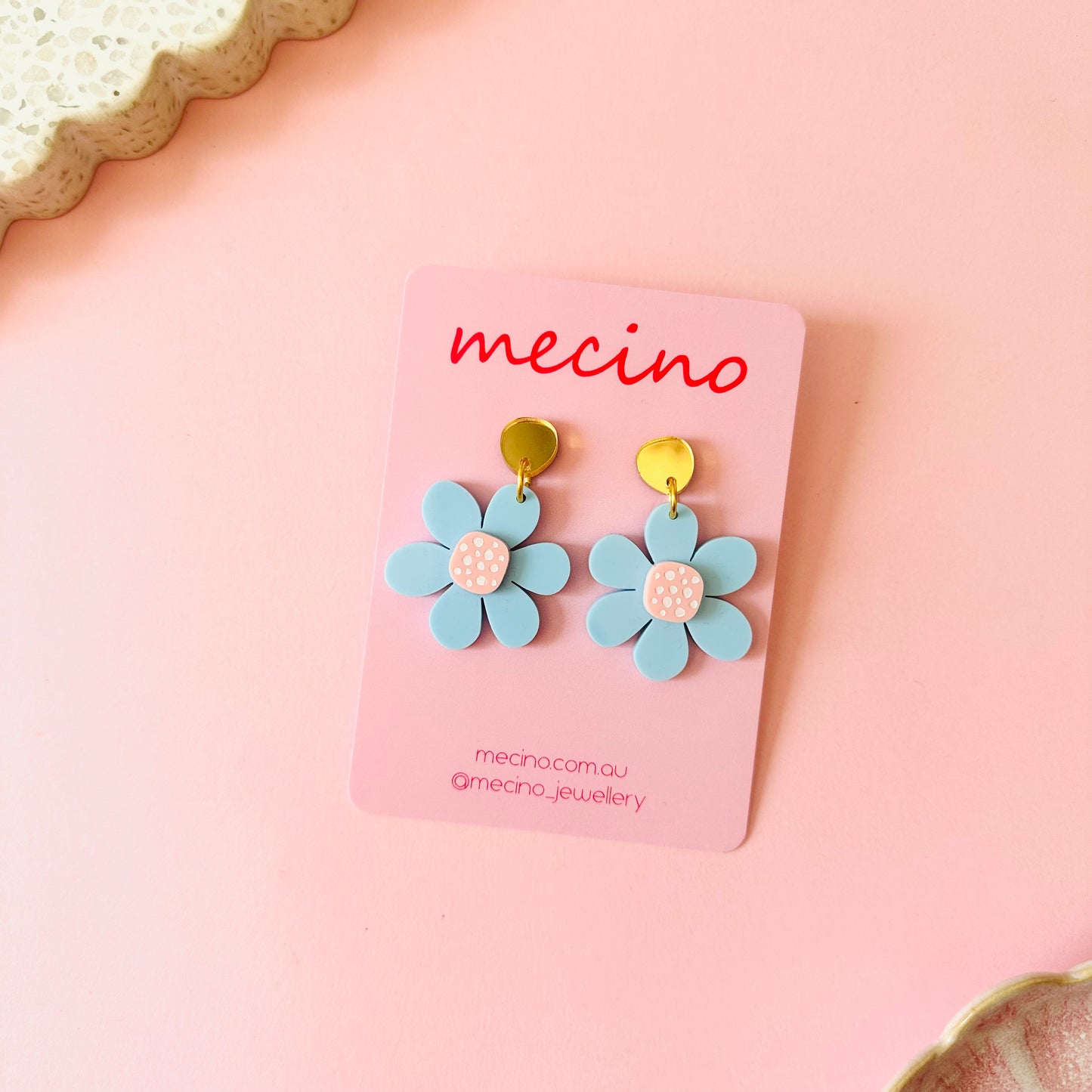 Sweet Pea Blossoms - Gold Studs