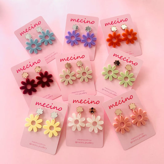Playful Daisy Drops